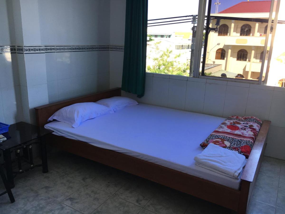 Hotel Khach San Thien Phuc Cà Mau Esterno foto